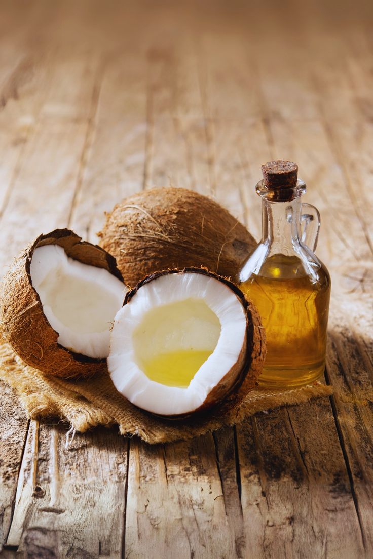 Aceite de coco ayurvédico para masaje refrescante en verano en Tenerife Sur